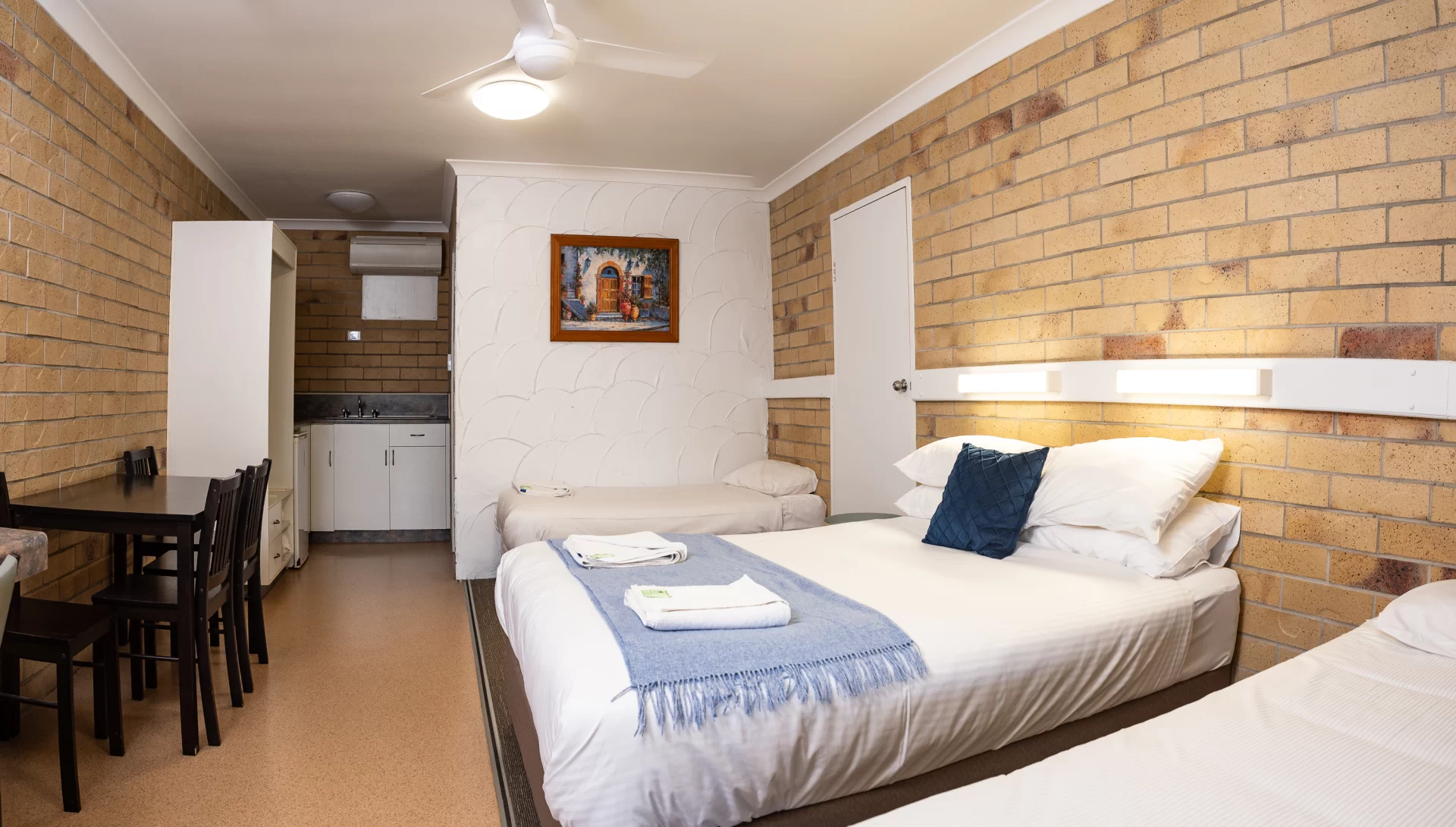 Farview Tavern room interior queen and 2 king singles